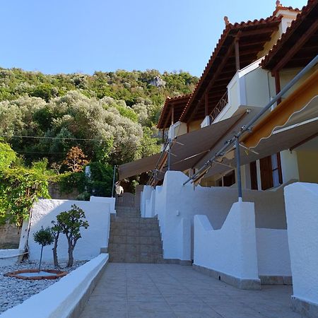 Athina Studio Apartments Kerveli Exteriör bild