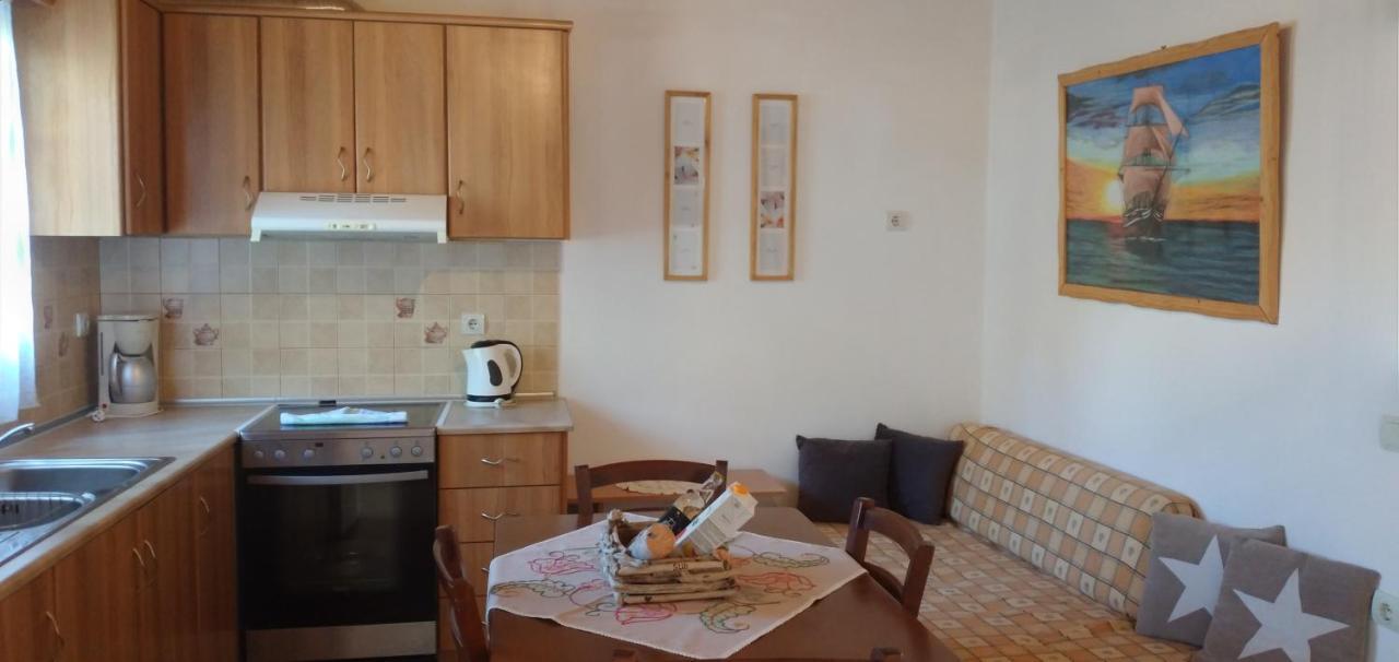 Athina Studio Apartments Kerveli Exteriör bild