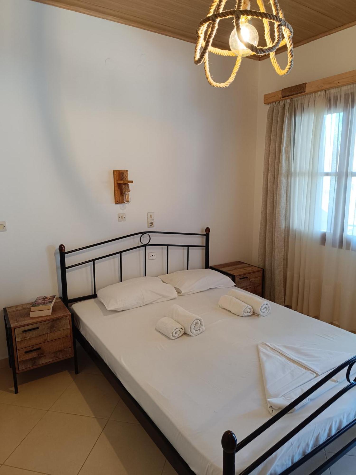 Athina Studio Apartments Kerveli Exteriör bild