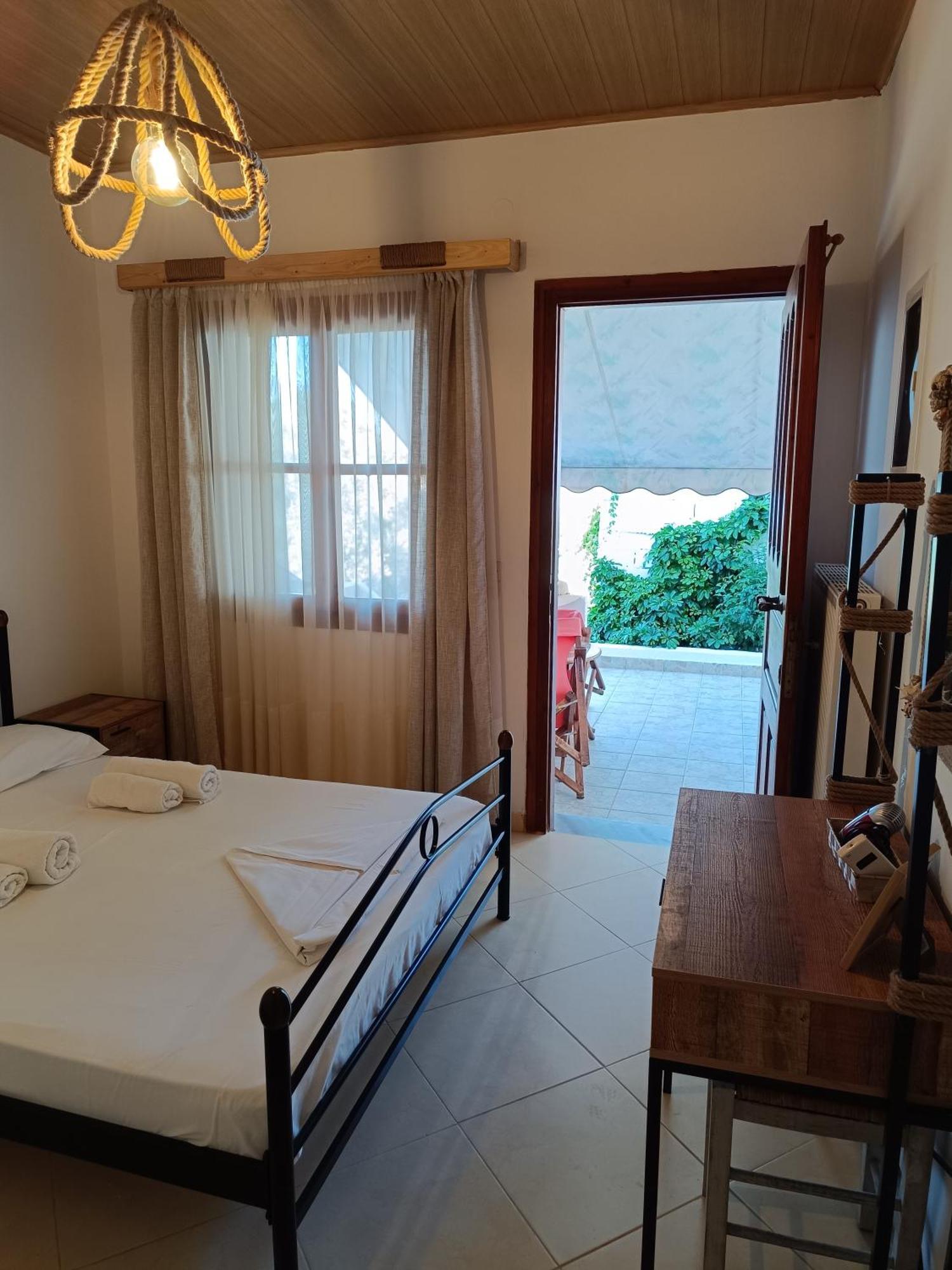 Athina Studio Apartments Kerveli Exteriör bild