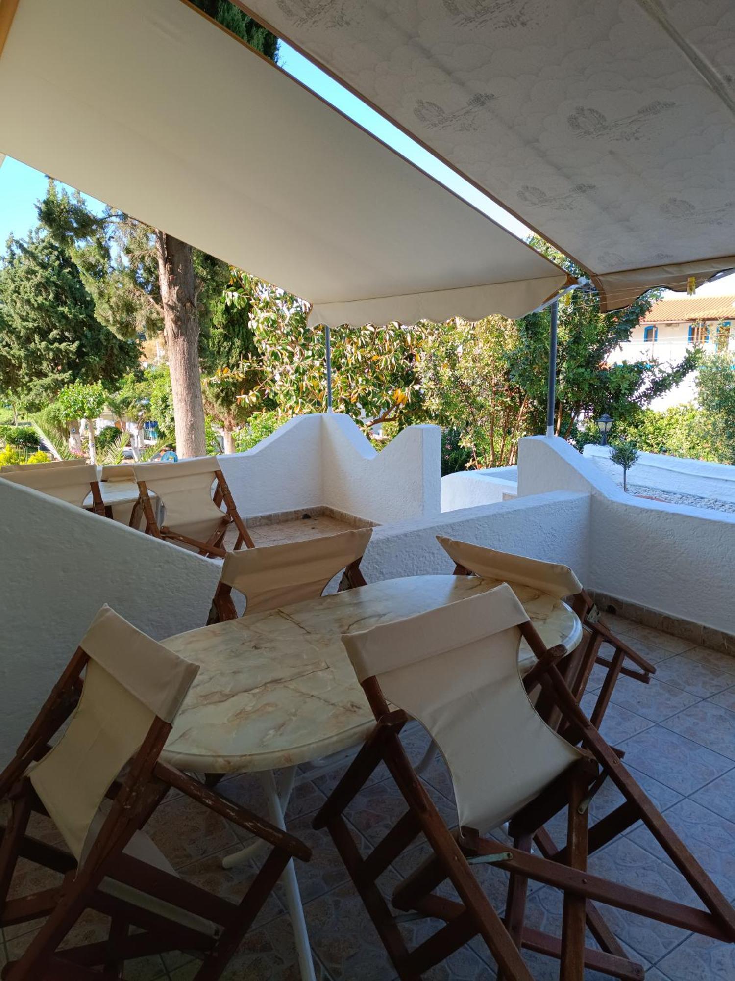 Athina Studio Apartments Kerveli Exteriör bild
