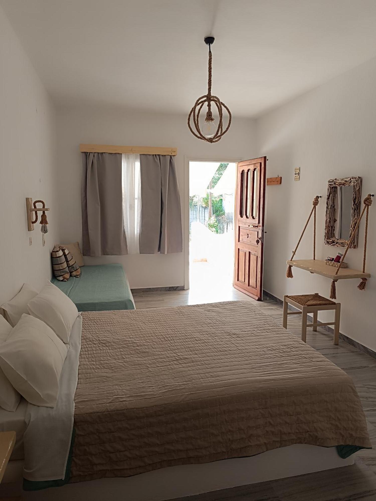 Athina Studio Apartments Kerveli Exteriör bild