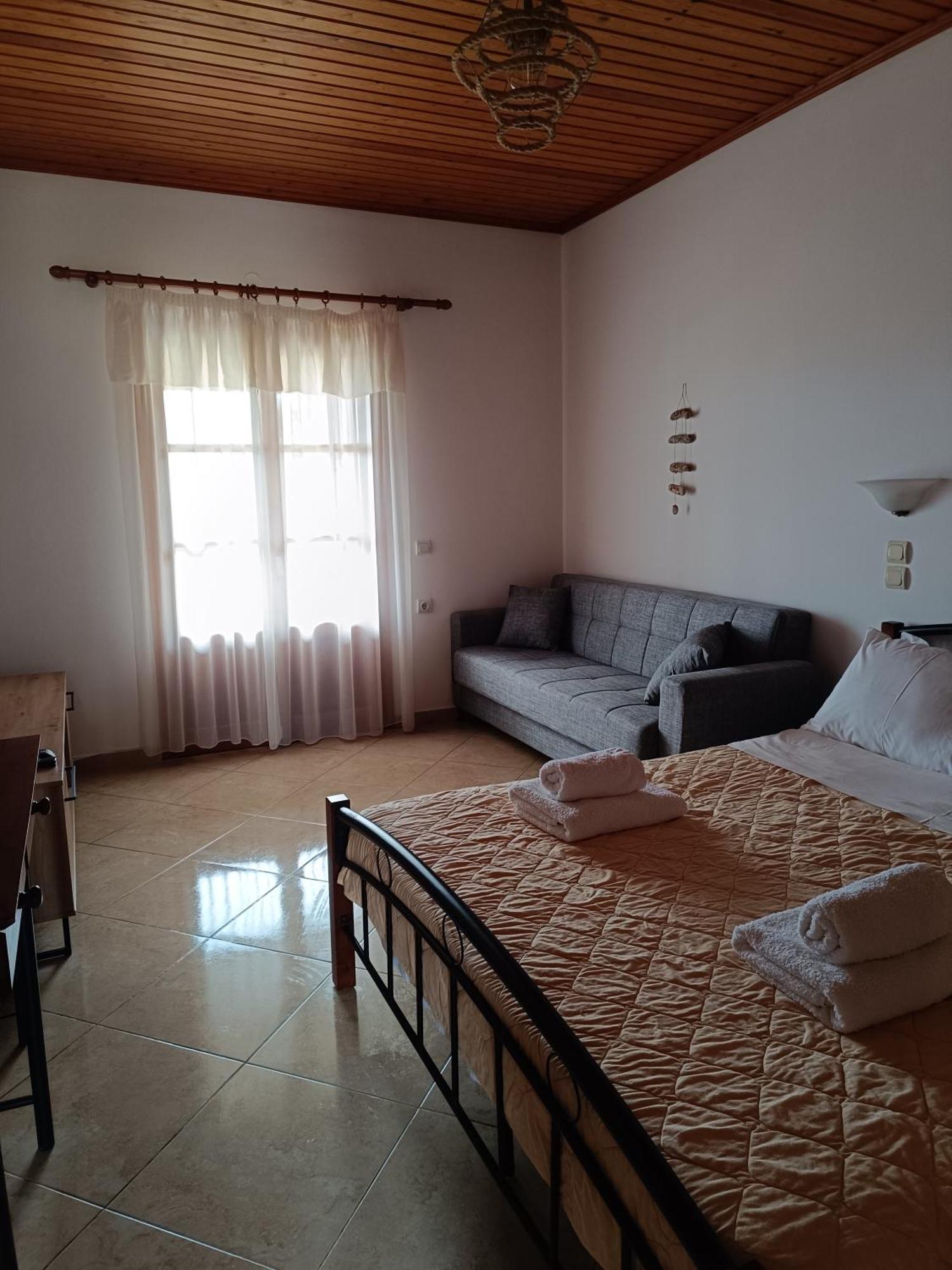 Athina Studio Apartments Kerveli Exteriör bild