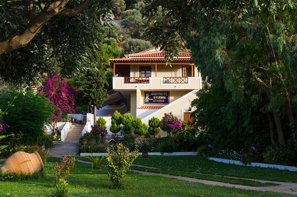 Athina Studio Apartments Kerveli Exteriör bild